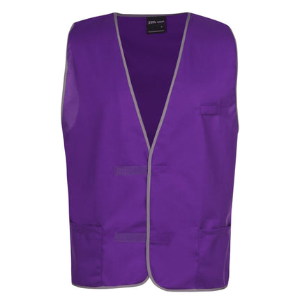 This coloured vest offers a practical and visible layer for various work and outdoor activities. 