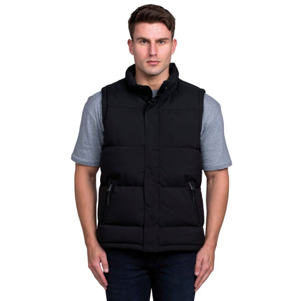 The Gear for Life Men's Junction Puffa Vest offers reliable water repellency and warmth, making it ideal for variable weather conditions. 