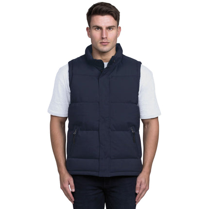 The Gear for Life Men's Junction Puffa Vest offers reliable water repellency and warmth, making it ideal for variable weather conditions. 