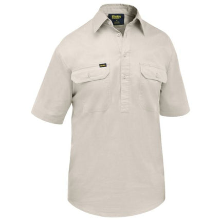 The Bisley Men's Closed Front Cool Lightweight Short Sleeve Shirt offers breathable comfort with a sleek, closed front design ideal for professional settings.