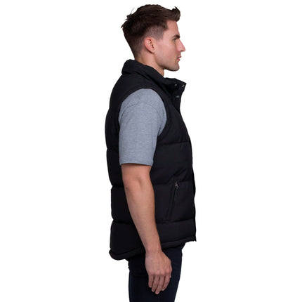 The Gear for Life Men's Junction Puffa Vest offers reliable water repellency and warmth, making it ideal for variable weather conditions. 
