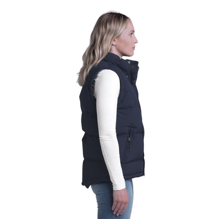 The Gear for Life Men's Junction Puffa Vest offers reliable water repellency and warmth, making it ideal for variable weather conditions. 
