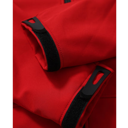 The Men's Aspen Performance Hooded Jacket offers reliable all-weather protection with its softshell design, keeping you comfortable in various conditions.
