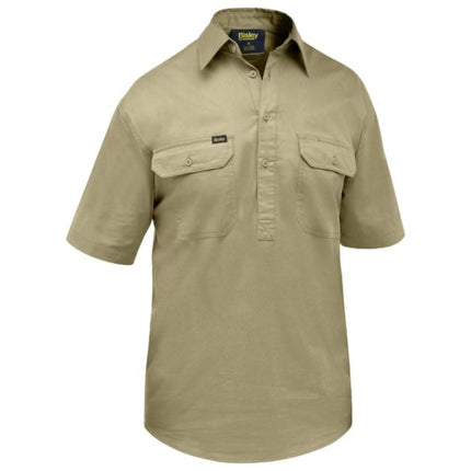 The Bisley Men's Closed Front Cool Lightweight Short Sleeve Shirt offers breathable comfort with a sleek, closed front design ideal for professional settings.