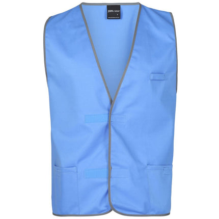 This coloured vest offers a practical and visible layer for various work and outdoor activities. 